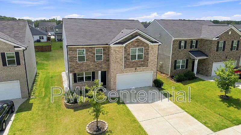 4 bed, 2.5 bath, 2218 sqft, $2,700 — Photo 4