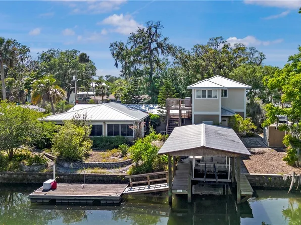 1203 SE Kings Bay Dr, Crystal River, FL 34429