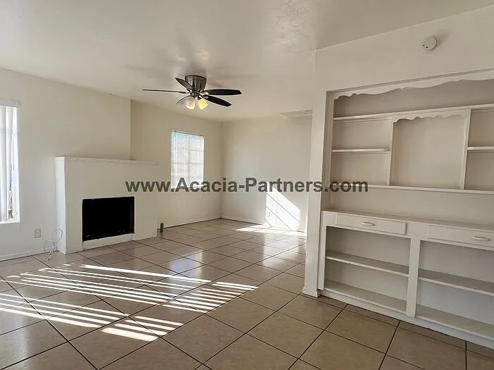 239 N Grande Ave — Photo 4