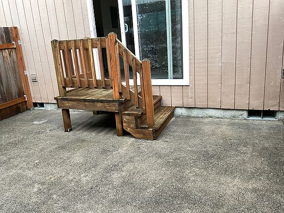 4th image of 184 S 4th St #2