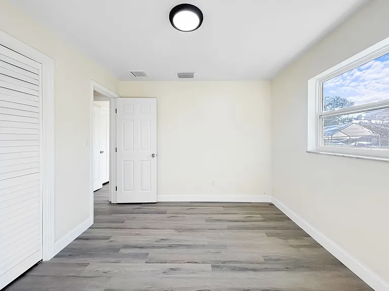 9814 110th Ln — Photo 6