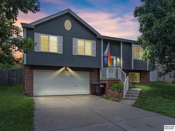 7628 Bondesson St, Omaha, NE 68122