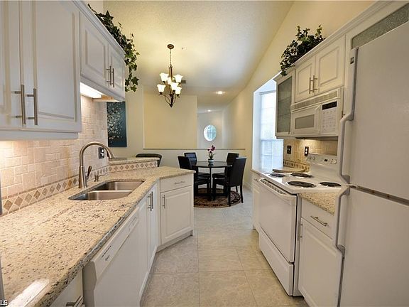 4th image of 73 Silver Oaks Cir #201