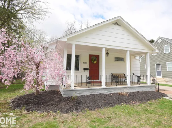 1225 N Water St, Owosso, MI 48867