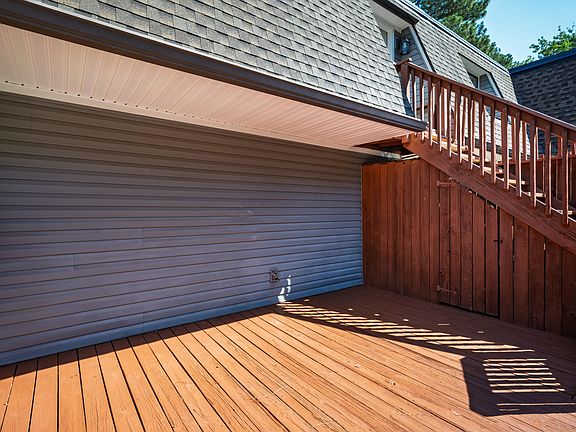 2nd image of 270 Summerwalk Cir