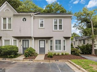902 Defoors Lndg NW, Atlanta, GA 30318
