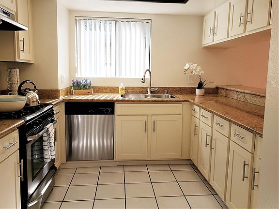 2nd image of 1141 N Columbus Ave #2003