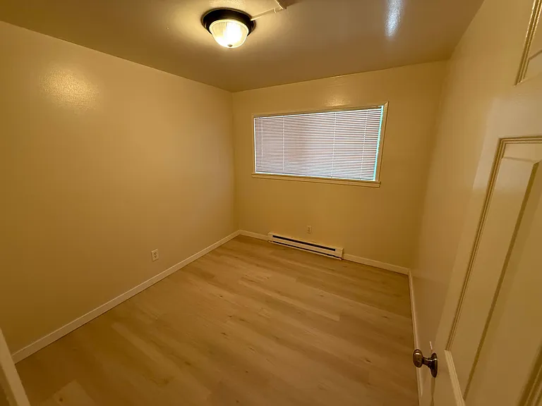 4754 22nd Ave NE #8 — Photo 7
