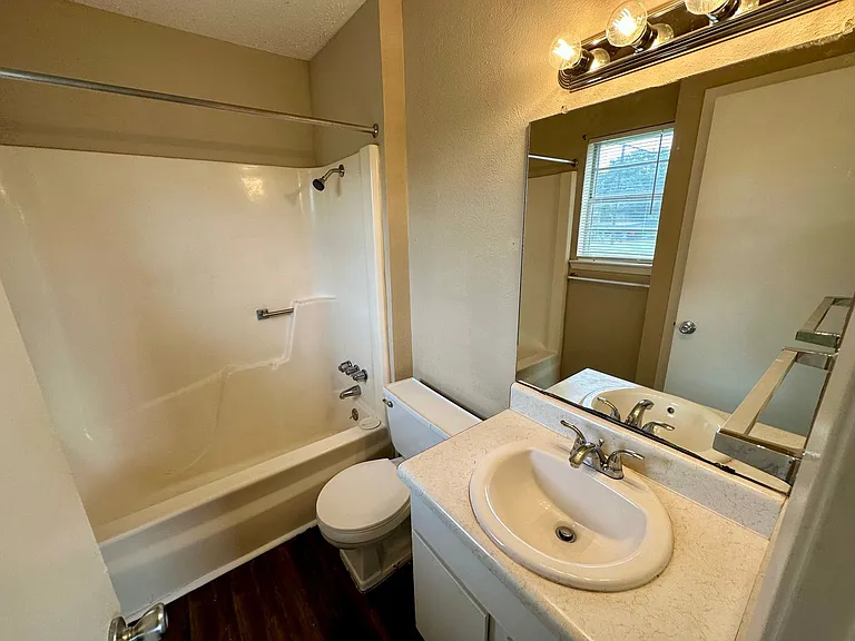 G 201-203 Gruver Circle — Photo 5