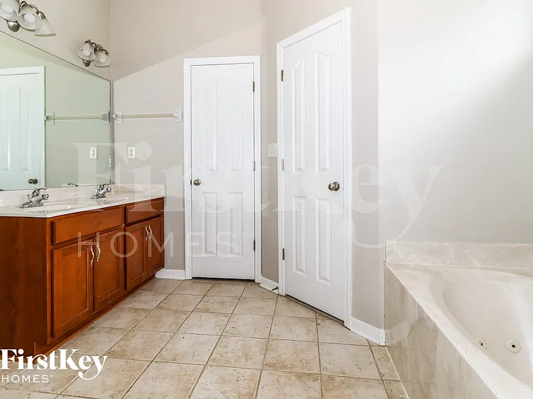 4946 Indian Walk Ln — Photo 9