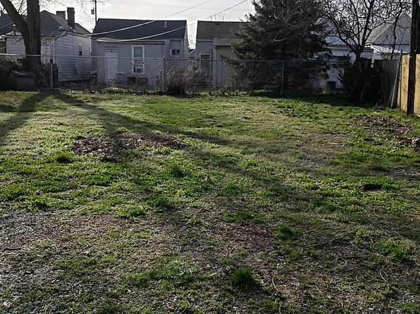 2920 Finn Ave, Louisville, KY 40208
