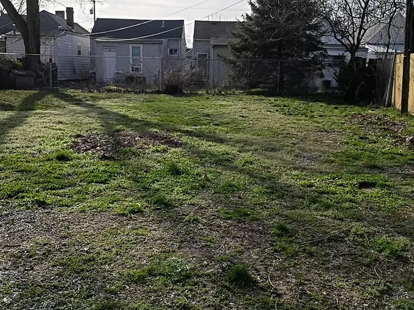 2920 Finn Ave, Louisville, KY 40208