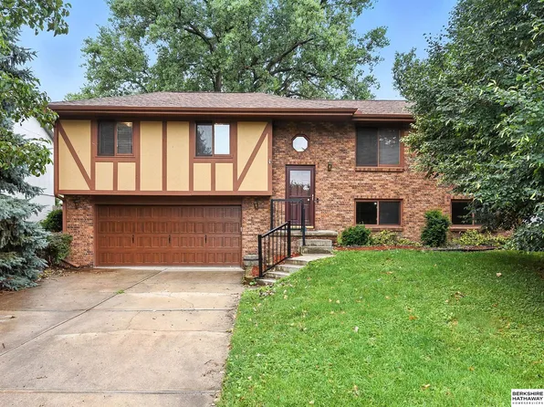 13605 Grover St, Omaha, NE 68144