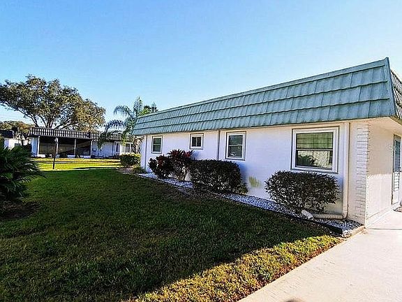 2nd image of 302 Andover Pl S #G156