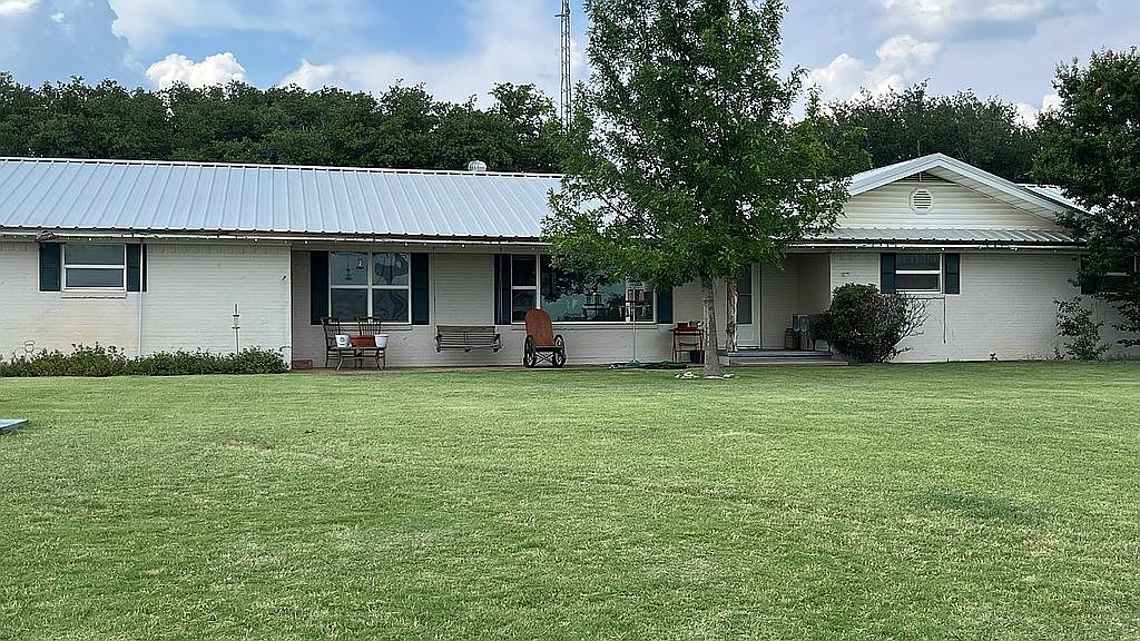 900 N College St, Bryson, TX 76427 Zillow