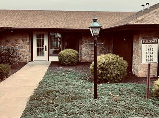 1852 Azalea Dr, York, PA 17408