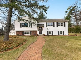 3 Sandpiper Cir, Danvers, MA 01923