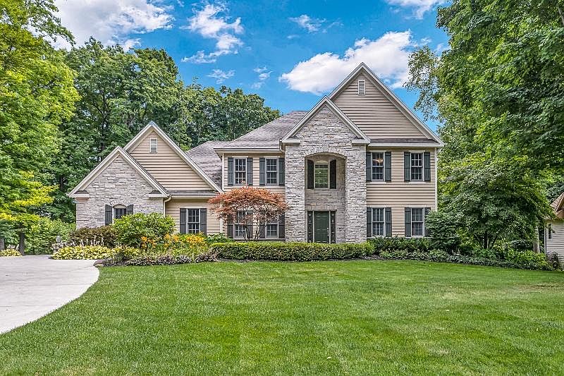 1st image of 878 Settlers Cir