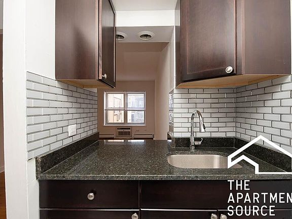 2nd image of 6830 N Sheridan Rd APT 475