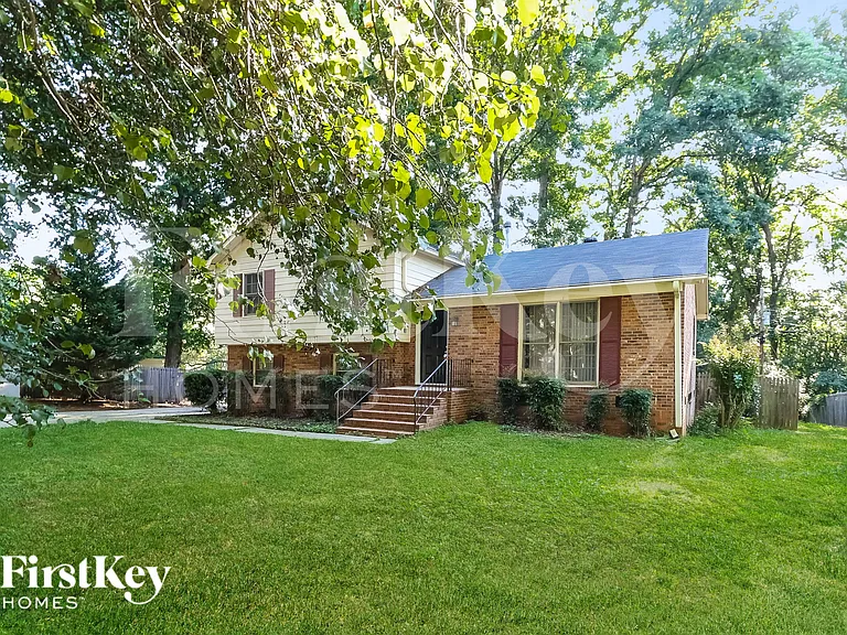 13507 Idlefield Ln — Photo 2