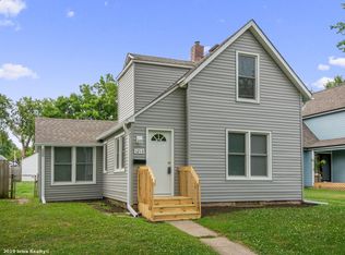 1213 Filmore St, Des Moines, IA 50316