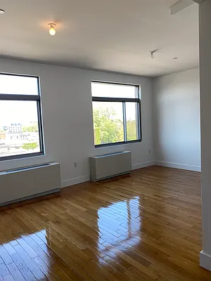 Rented by Chana Ofek, LREB | media 18