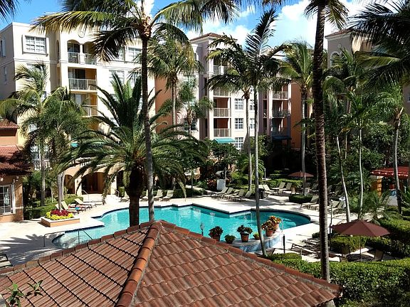 4th image of 19701 E Country Club Dr APT 308