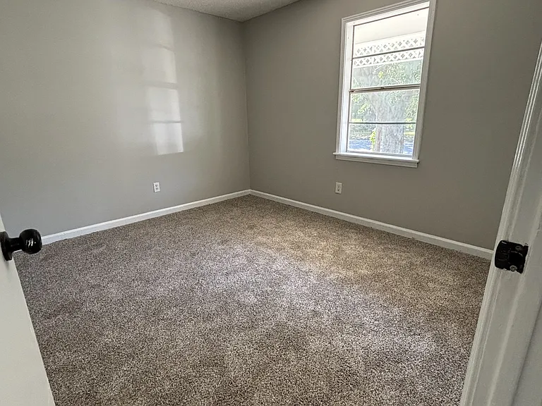 111 E Cherry St #1 — Photo 5