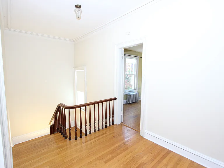 28 Greenwood Ave — Photo 15