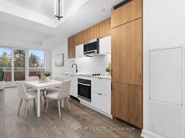 8888 Yonge St, Richmond Hill, ON