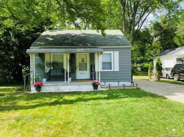 20816 Midway Ave, Southfield, MI 48075