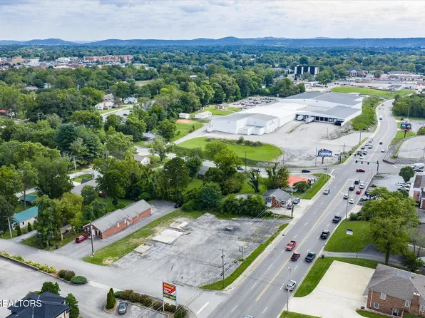 39 W Jackson St, Cookeville, TN 38501