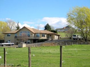 8810 Robillard Rd, Moxee, WA 98936