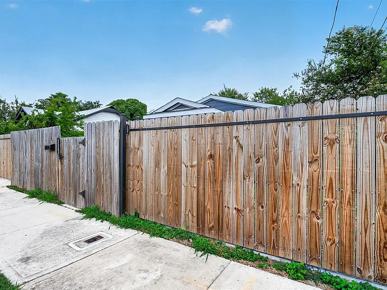 1119 Panama St — Photo 7