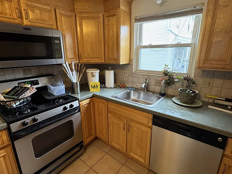 91-93 N Irving Park #1 — Photo 1