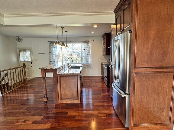 3rd image of 3245 E Cummings Rd