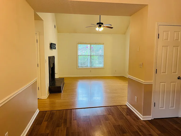 145 Riverside Dr — Photo 11