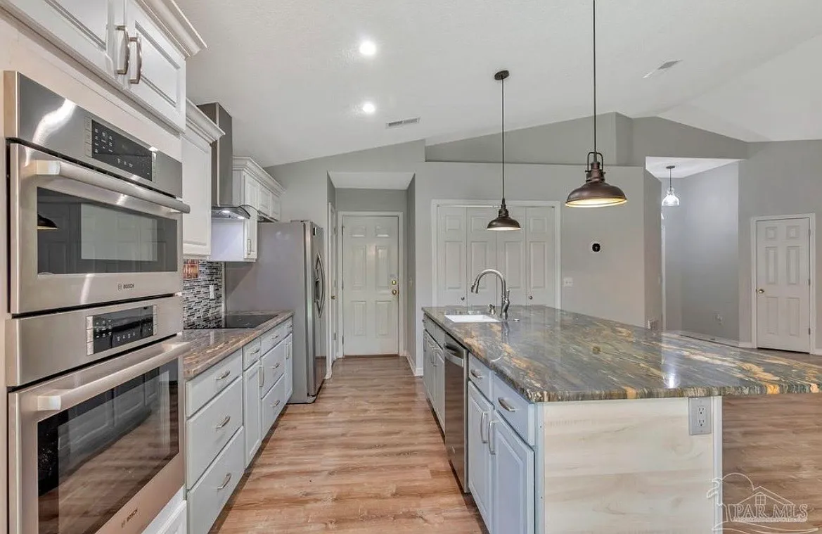 3 bed, 1535 sqft, $2,600 — Photo 4