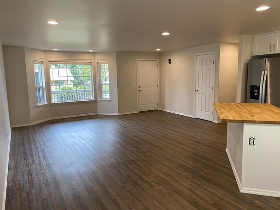 4th image of 7504 114th Street Ct E #7504
