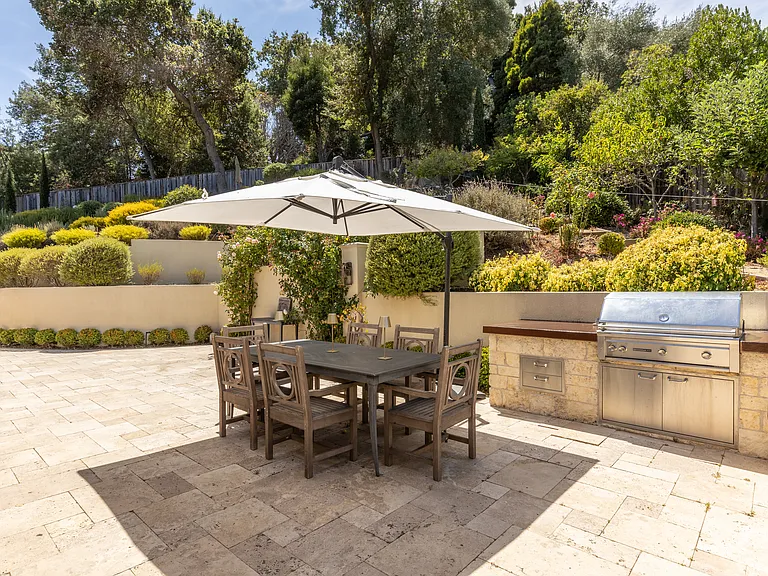 977 Continental Dr — Photo 31