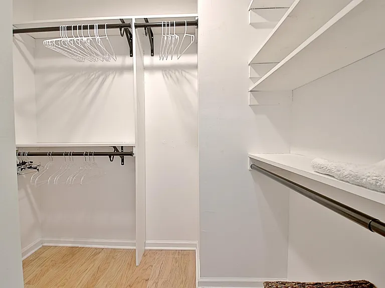 Master en-suite closet