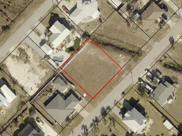 411 7th St, Mexico Beach, FL 32456