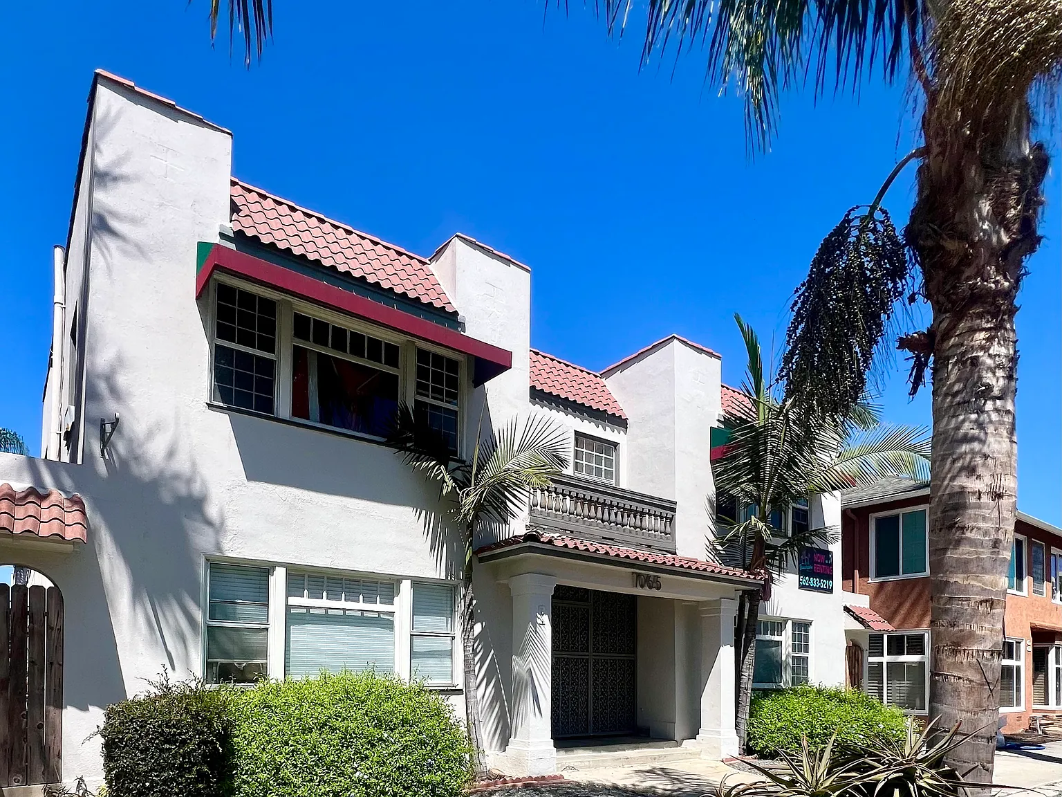 1065 E Ocean Blvd — Photo 2