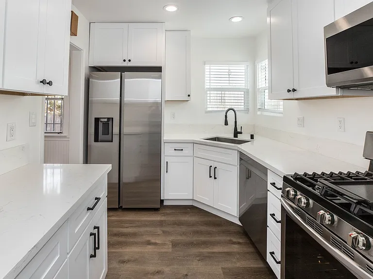 740 Flower Ave #742 — Photo 7