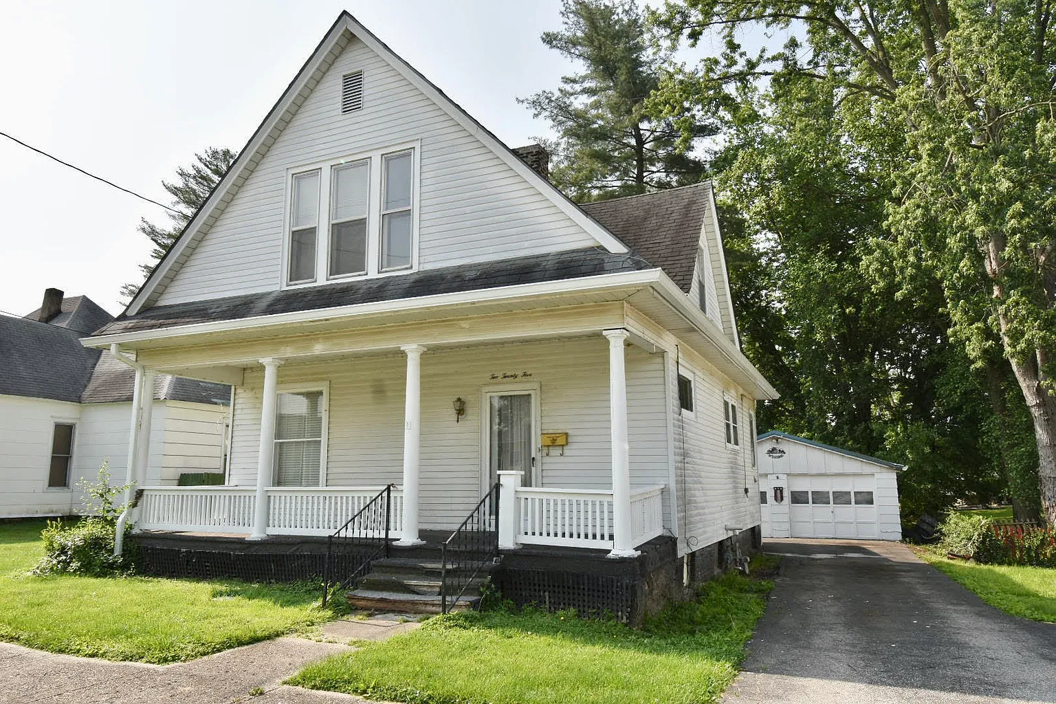 225 W Johnson St photo 1
