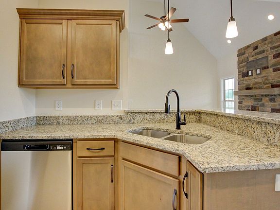 4th image of 254 Donegal Dr Lot 155