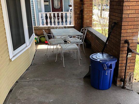 2nd image of 218 Warren Ave SE