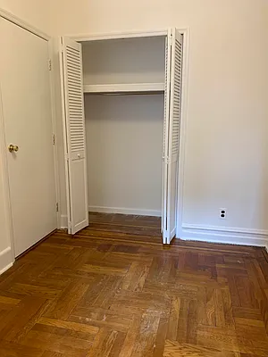 Rented by M.Grossman R.E. Management | media 16