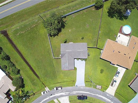 4th image of 327 Caen Ct