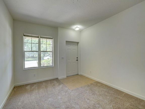 3rd image of 2624 Creekside Dr